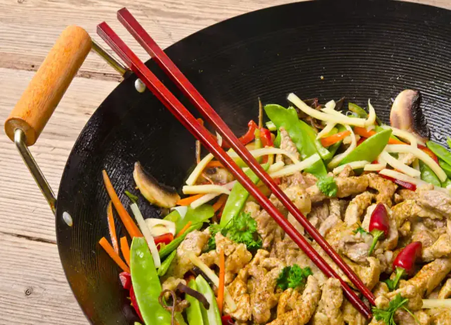 Wok de poulet aux germes de soja