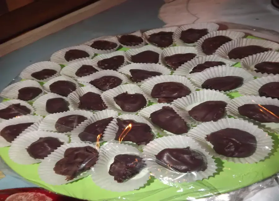 Pruneaux au rhum et chocolat noir