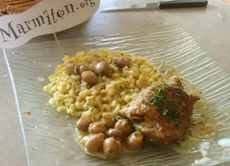 Coq au vin rosé et ses petits champignons