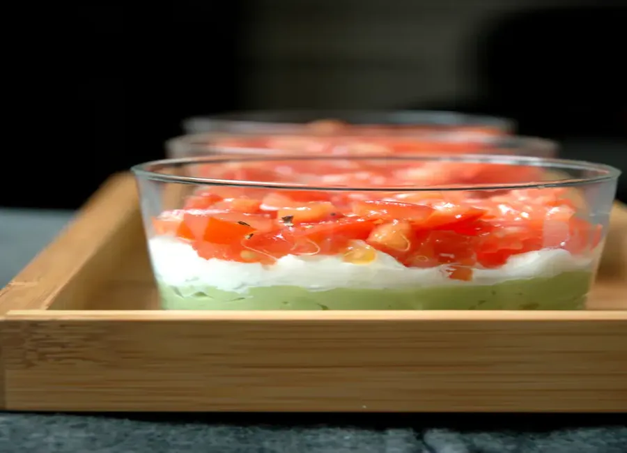 Verrine avocat tomate mozzarella