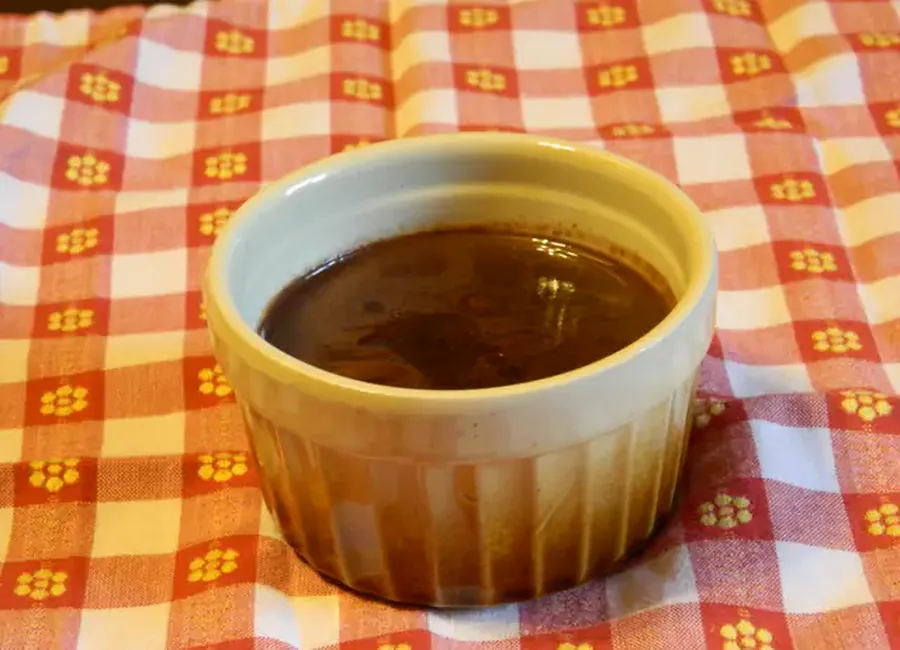 Flans individuels au chocolat à l'agar-agar