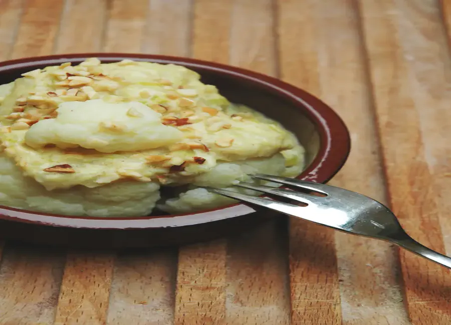 Chou-fleur en sauce à l'oignon