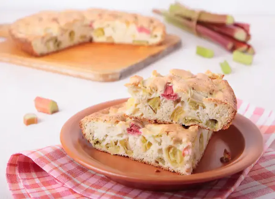 Gâteau suisse à la rhubarbe