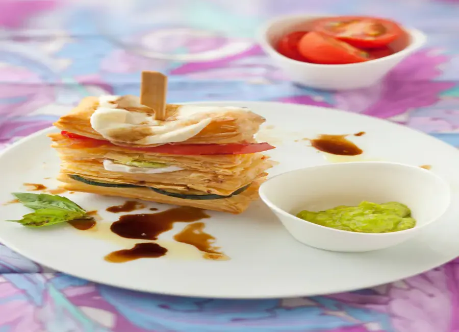 Mille-feuilles de tomate rôtie à l'italienne