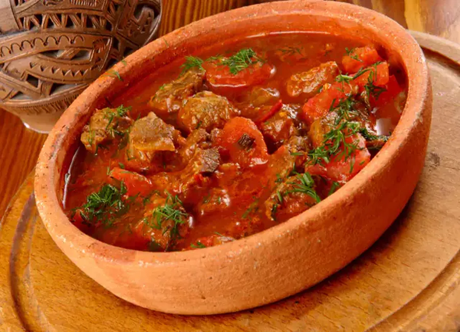 Carne con tomato (tapas espagnol)