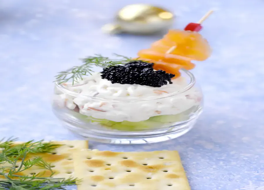 Verrine semi croquante au concombre et chantilly au saumon