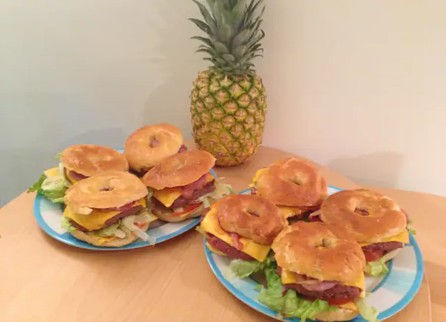 Burger bagels