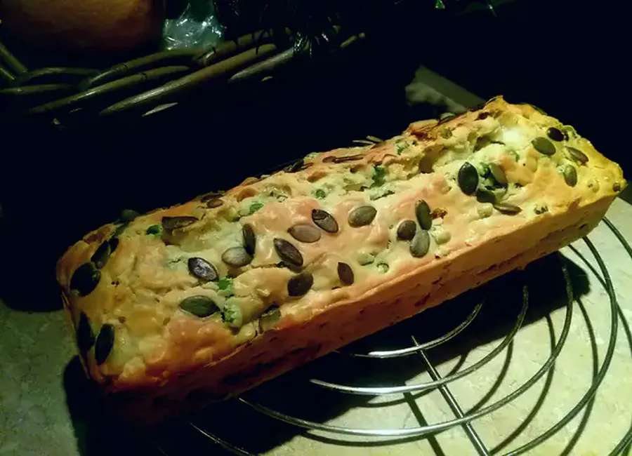 Cake aux petits pois chèvre et menthe