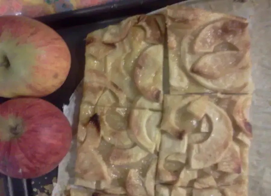 Tarte fine aux pommes et beurre salé cloclo