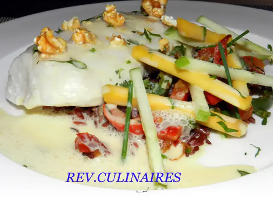 Merlu blanc au curry de madras et lait de coco, riz camarguais, coriandre et pop corn