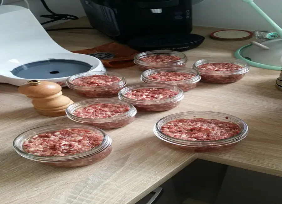 Conserve de pâté de porc
