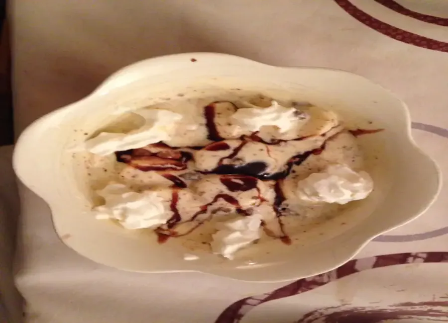 Bananes gourmandes (chocolat, chantilly et cookie)
