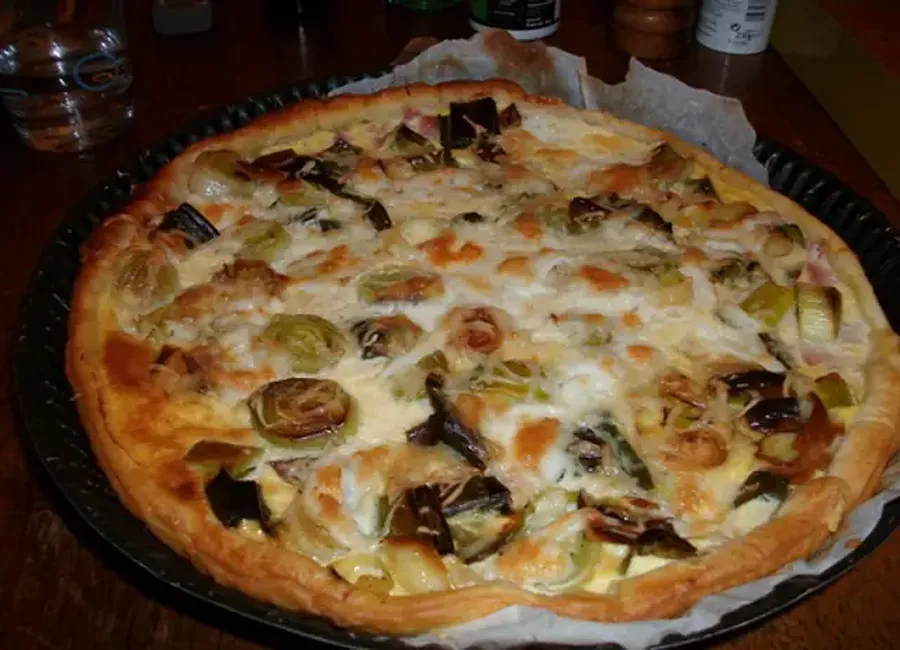 Tarte aux poireaux, jambon et mozza