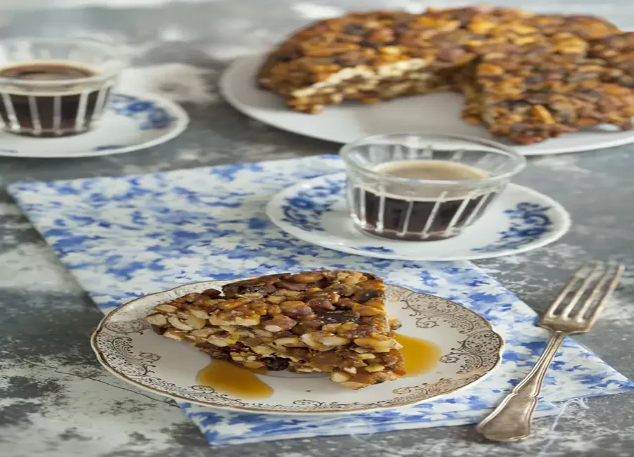 Panciale (gâteau italien aux fruits secs et au miel)