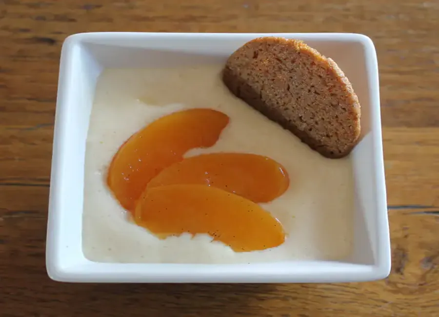Tiramisu aux spéculoos et aux pêches