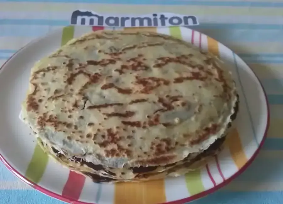 Gâteau de crêpes au chocolat simple