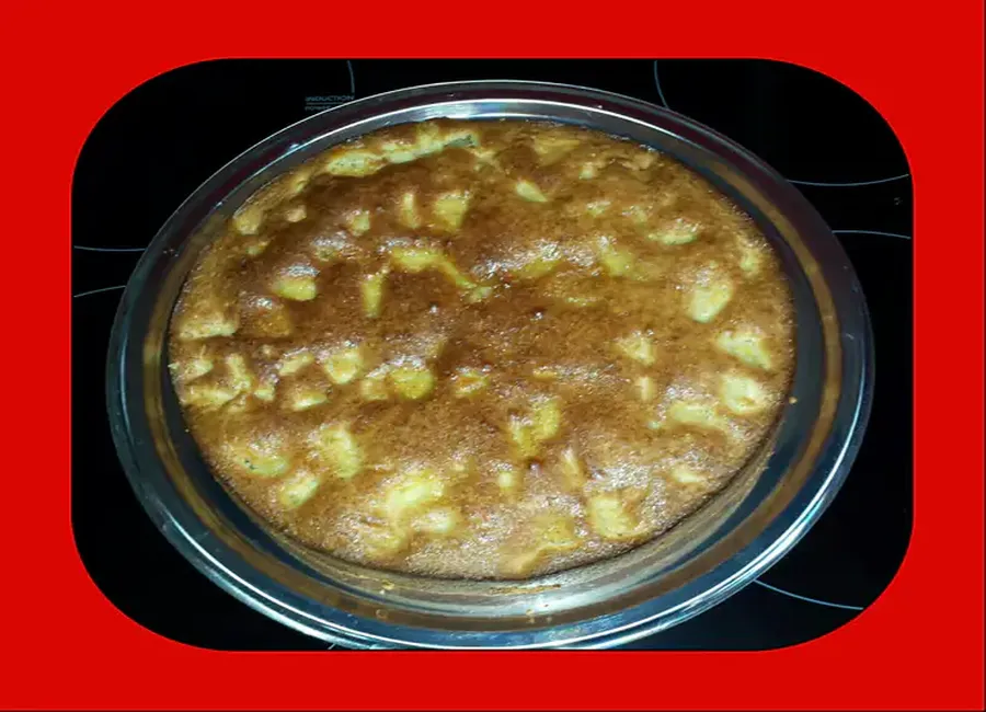 Cake à la cannelle et aux pommes caramélisées