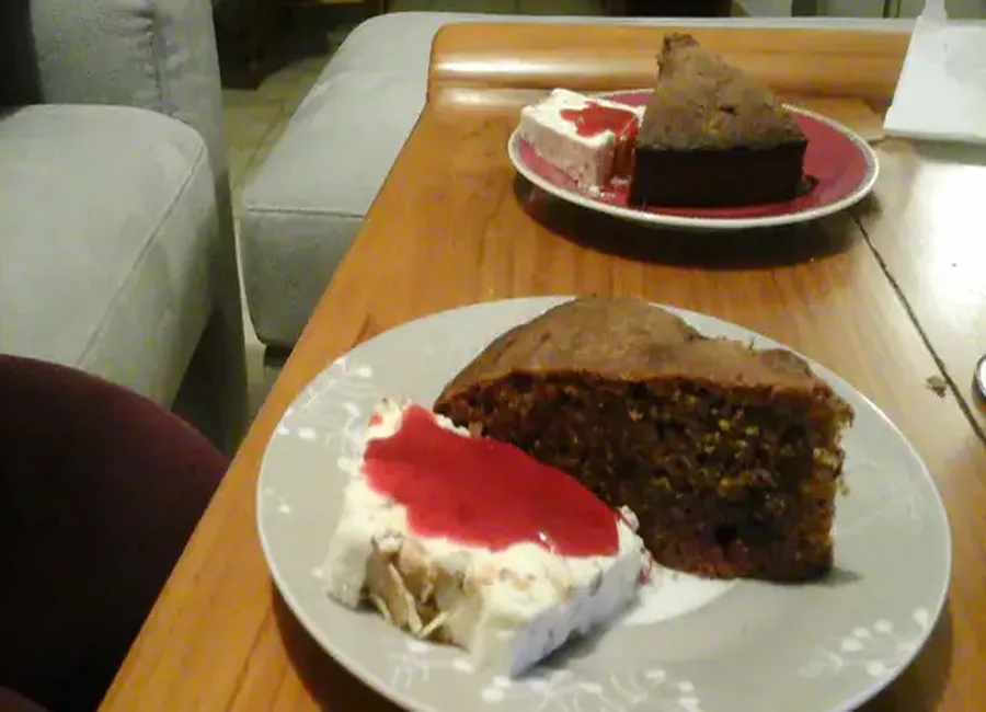 Cake bleu (chocolat-fruits rouges)