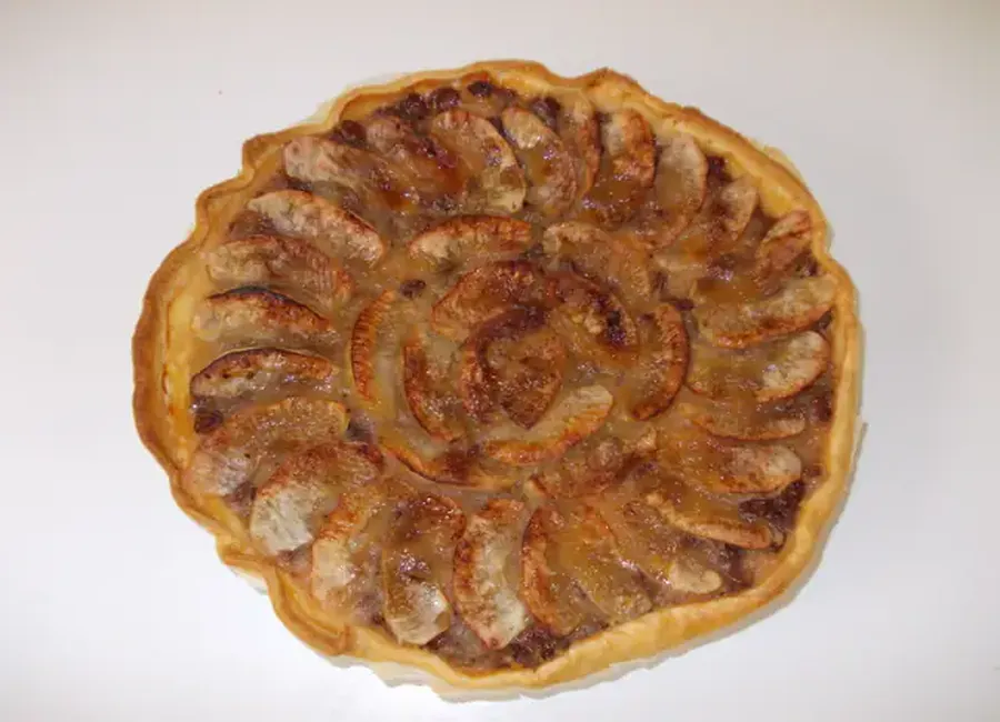 Tarte facile aux pommes et raisins secs