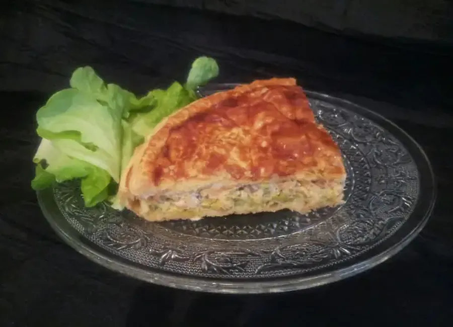 Tourte au saumon et aux poireaux