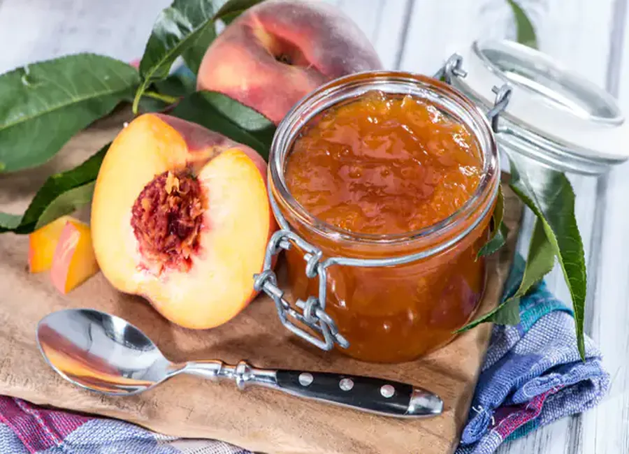 Confiture de pêches épicée