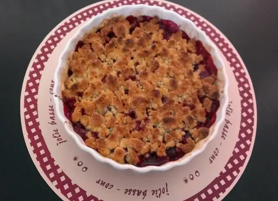 Crumble aux cerises facile