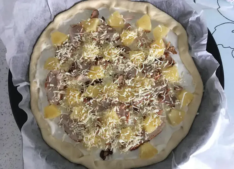 Pizza poulet, ananas et curry