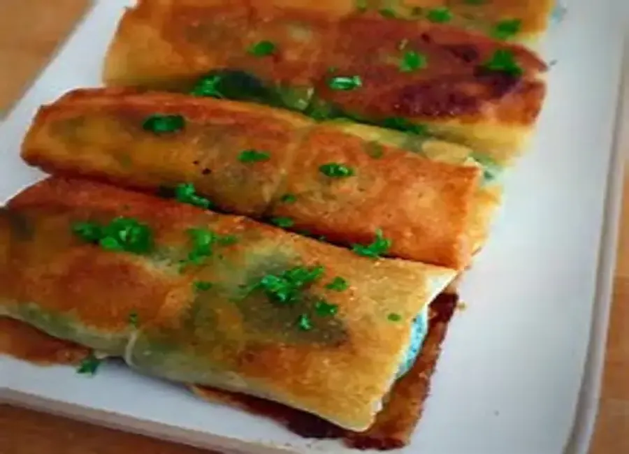 Bricks savoureuses aux épinards, pommes de terre et fromage