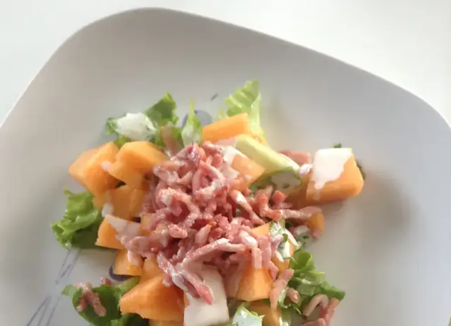 Salade de melon aux lardons