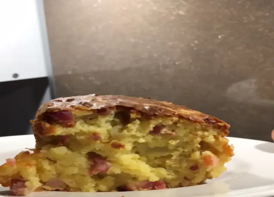 Cake lardons au curry et fromage