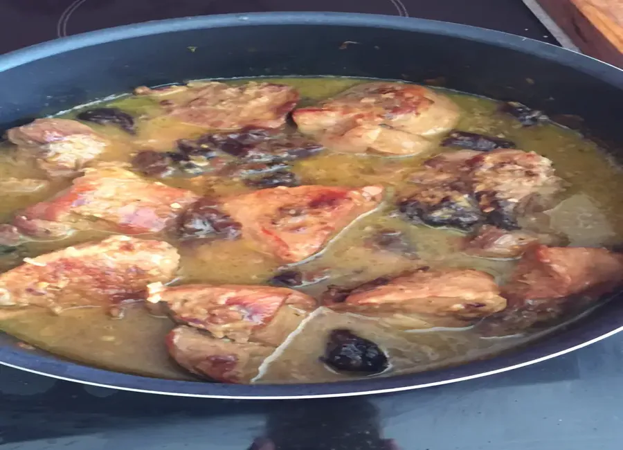 Épaule de porc aux pruneaux et miel