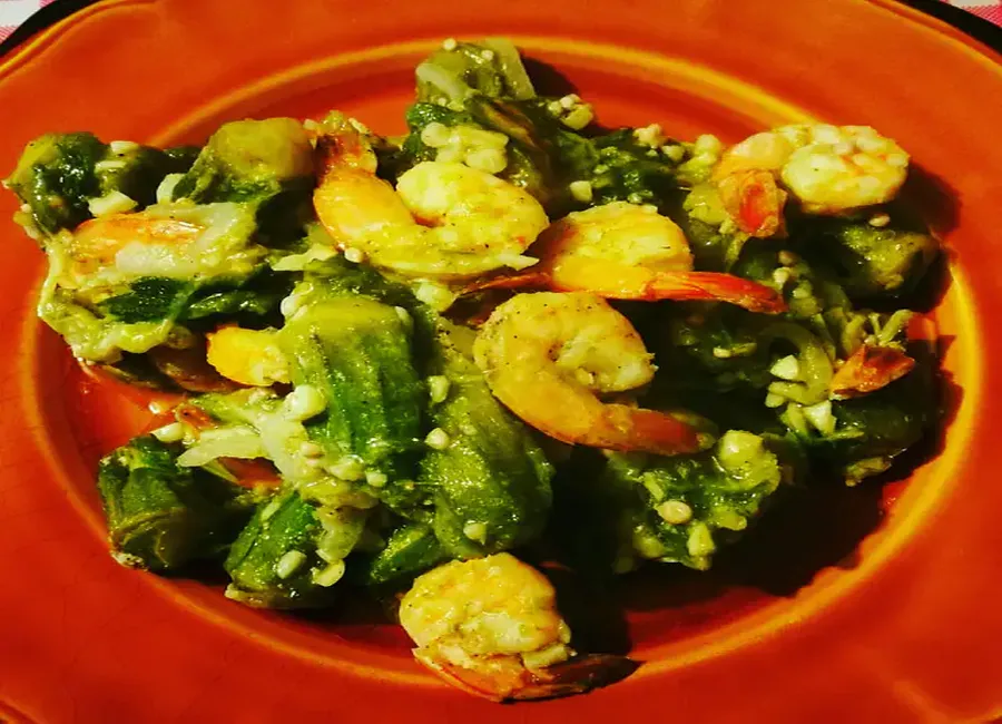 Crevettes aux gombos
