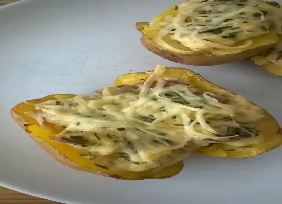 Pommes de terre farcies à la crème et à la ciboulette