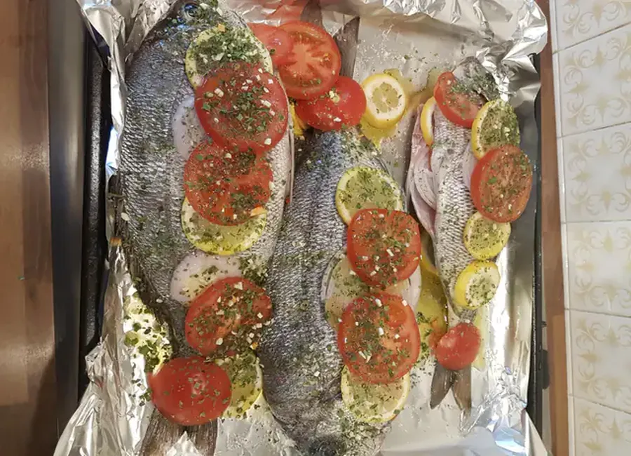 Papillote de dorade grise au four