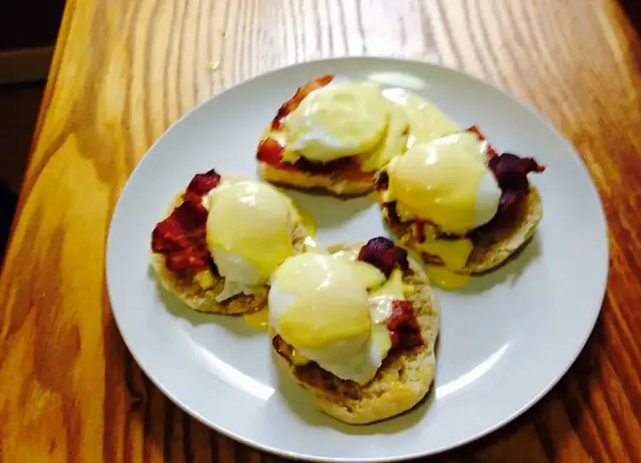 Sauce hollandaise pour oeufs bénédictes