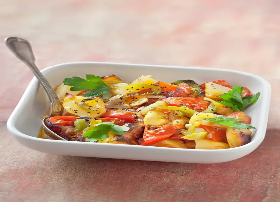 Pommes de terre au four tomate oignons