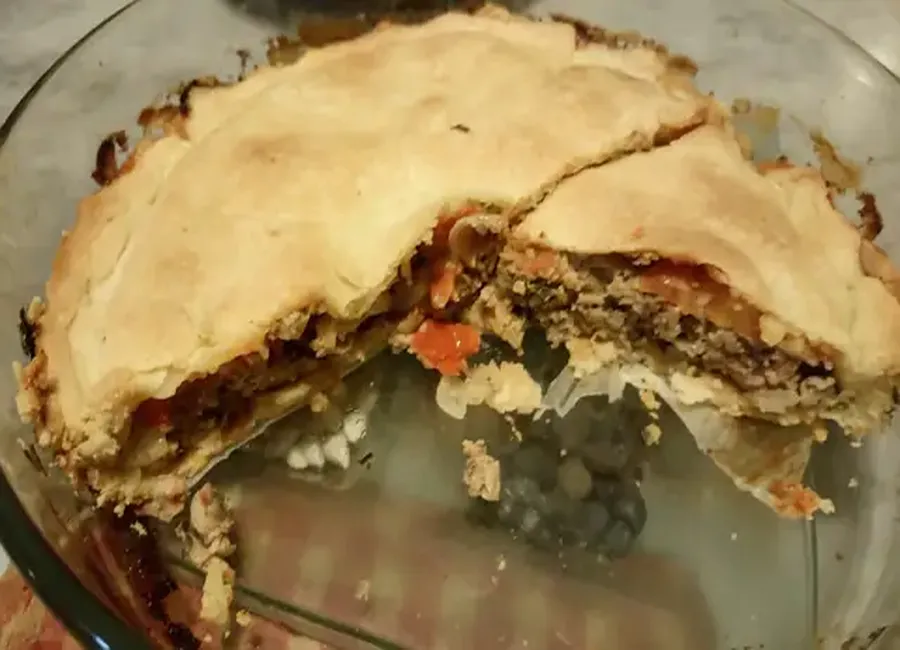 Tourte au boeuf, au porc et aux tomates