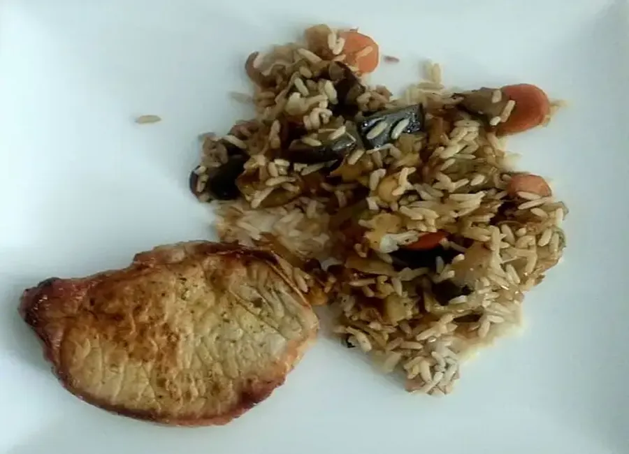 Côtes de veau au riz et aux aubergines