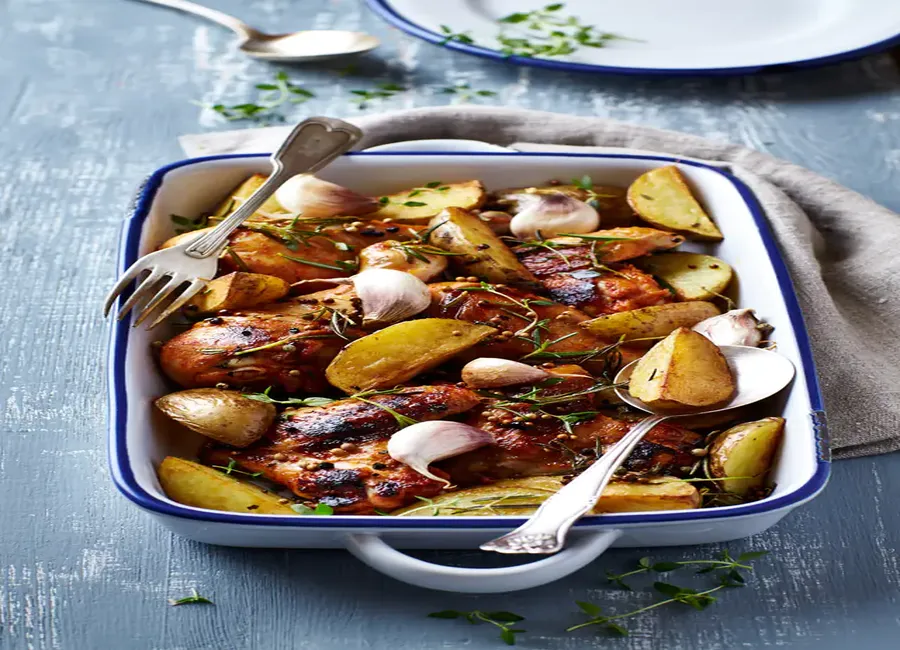Poulet rôti à l’ail et aux pommes de terre