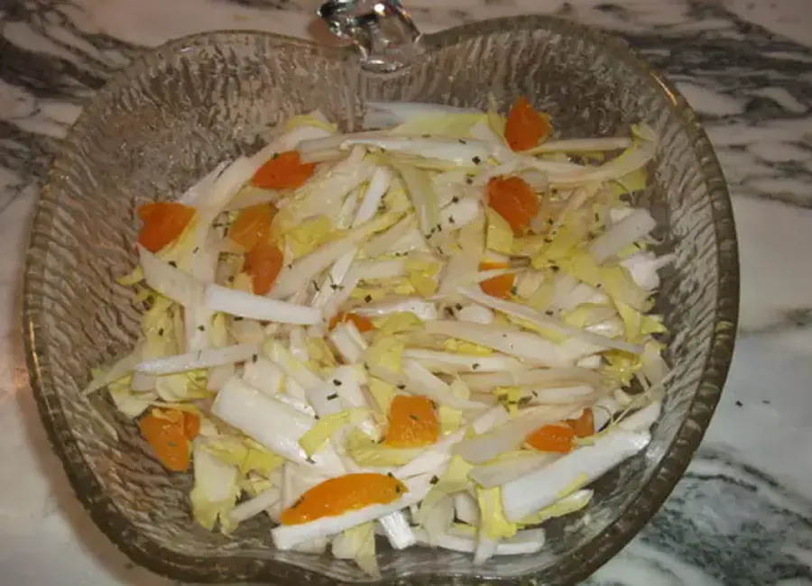 Salade d'endives aux abricots secs