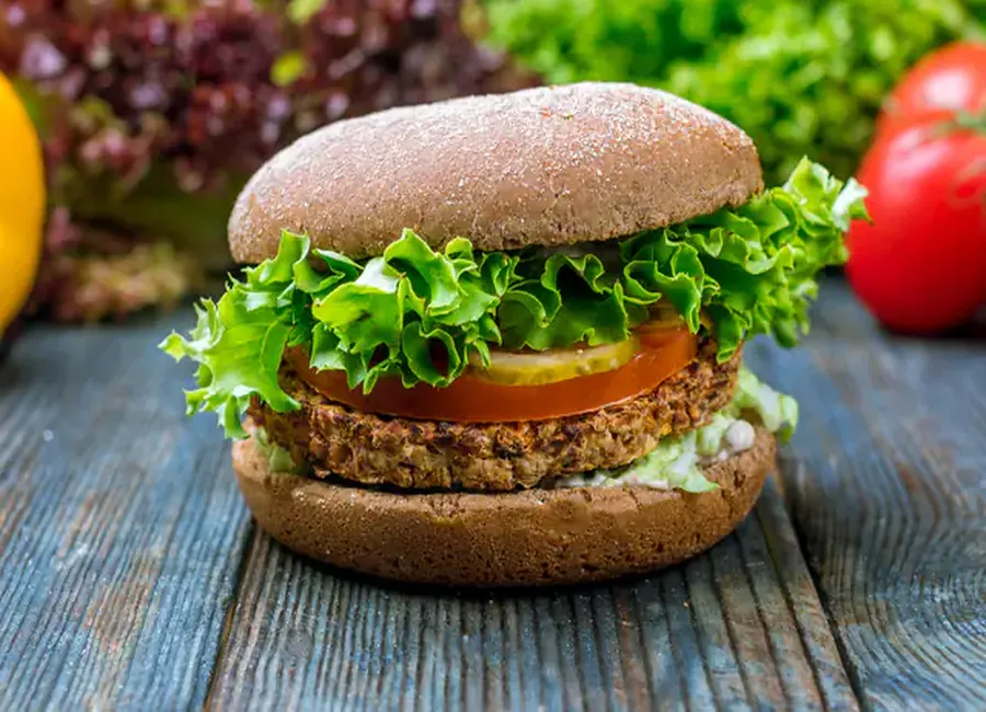 Burger végétarien et galette de sarrasin