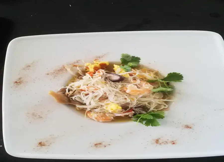 Soupe chinoise en plat principal