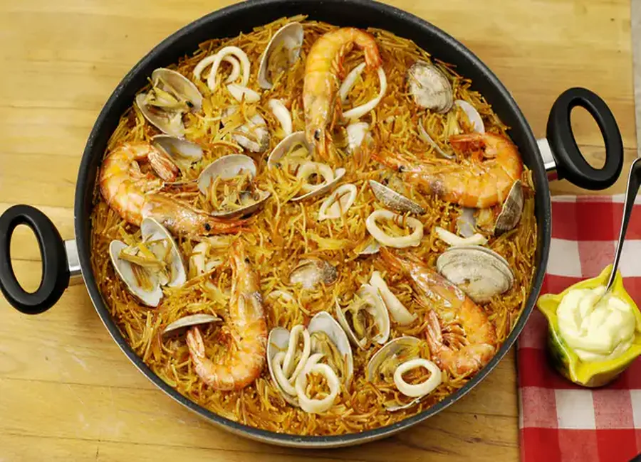 Fideuà ( paëlla aux pâtes et poissons )