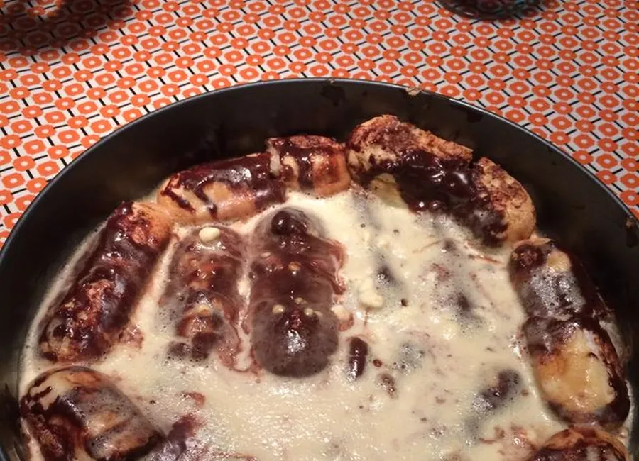 Tiramisu sans café et avec boudoirs nappés de chocolat fondu