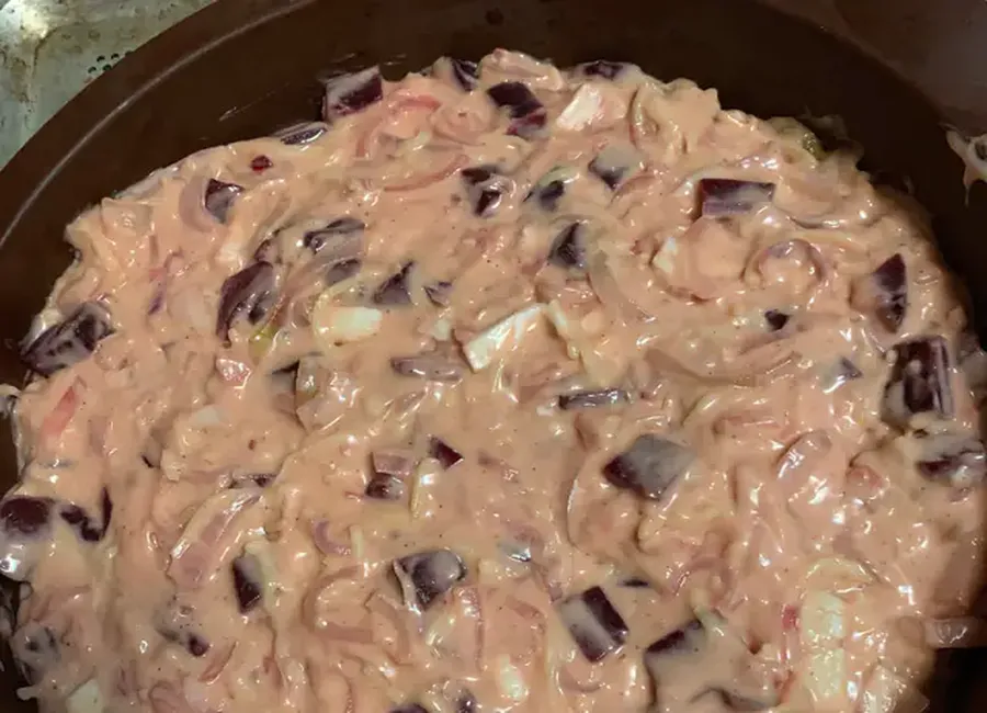 Cake à la betterave et à l'échalote