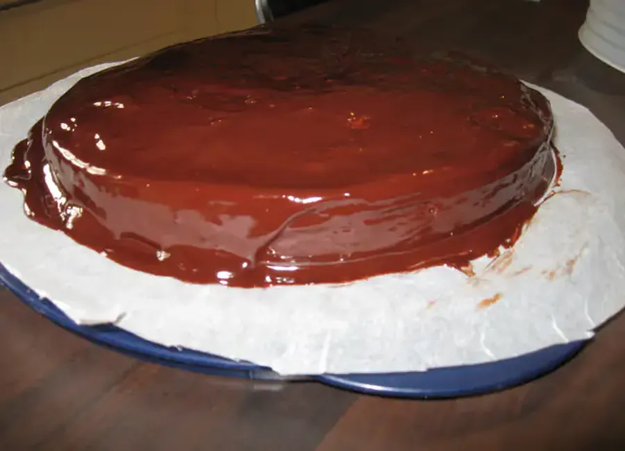 Gâteau au miel nappé de chocolat