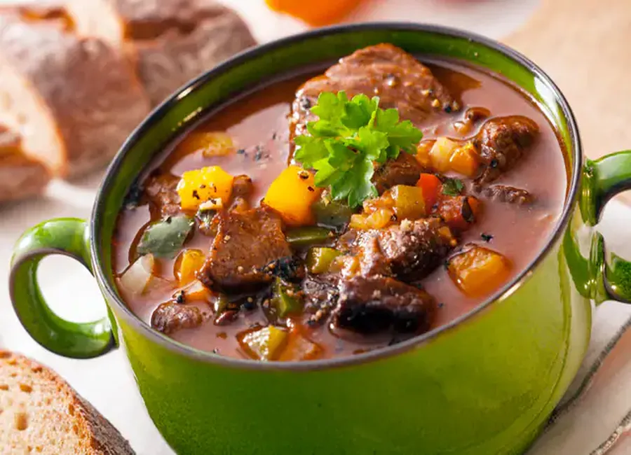 Boeuf aux oignons (recette grecque)