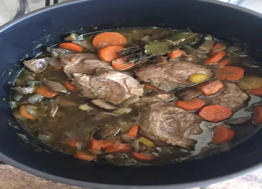 Joues de porc en cocotte