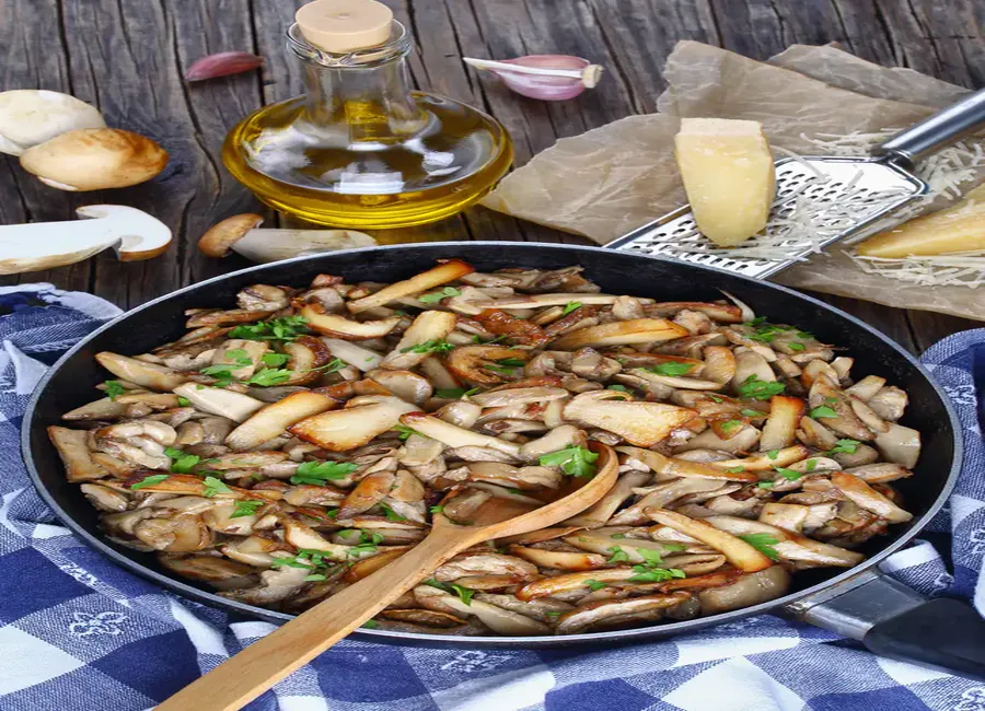 Poêlée de cèpes aux herbes fraîches