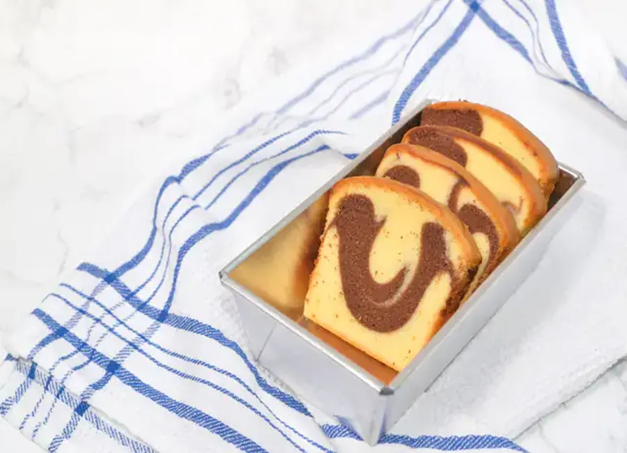 Gâteau chocolat légèrement marbré